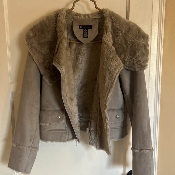 INC faux suede and fur  size M - Picture 2 of 4